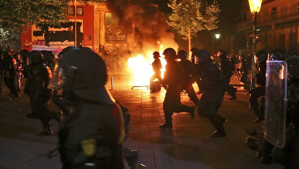 Полиция на акции протеста против предстоящего саммита G20 в Гамбурге