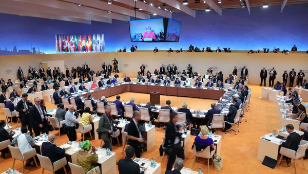 Заседании глав делегаций государств-участников Группы двадцати G20, приглашенных государств и международных организаций в Гамбурге. 7 июля 2017