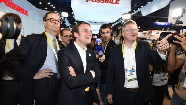 Эммануэль Макрон во время поездки Лас-Вегас, когда он занимал пост министра экономики Франции. 6 января 2015