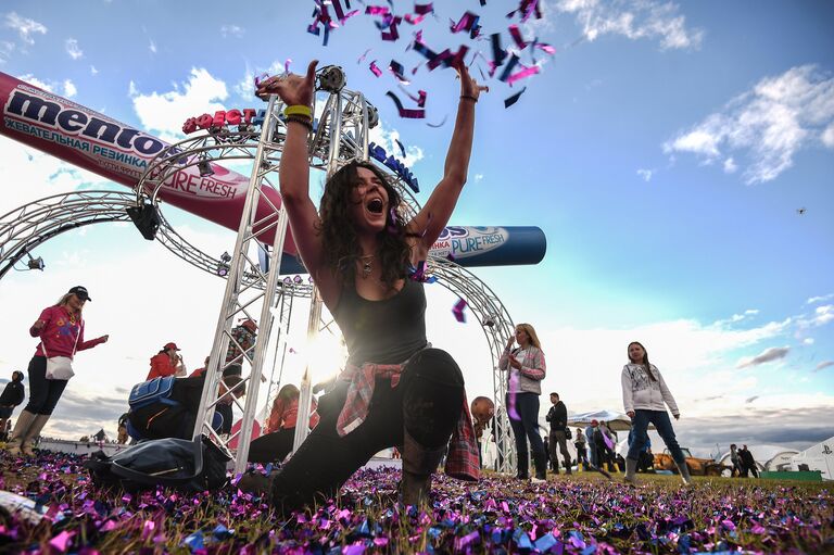 Зрители на музыкальном фестивале Alfa Future People в Нижегородской области. Зрители на музыкальном фестивале Alfa Future People в Нижегородской области.