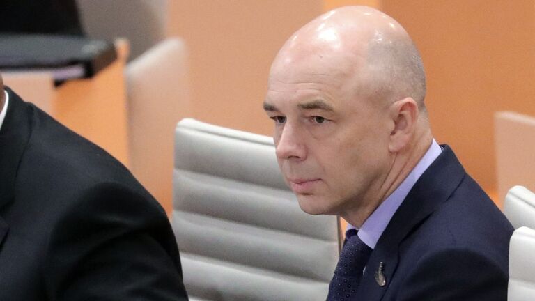 Министр финансов РФ Антон Силуанов на саммите Группы двадцати G20 в Гамбурге. 8 июля 2017 Министр финансов РФ Антон Силуанов на саммите Группы двадцати G20 в Гамбурге. 8 июля 2017