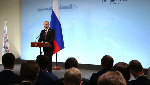 Президент РФ Владимир Путин во время пресс-конференции по итогам саммита лидеров Группы двадцати G20 в Гамбурге. 8 июля 2017