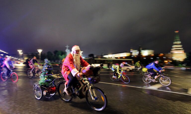 Ночной велопарад в Москве
