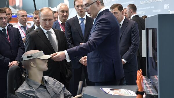 Президент РФ Владимир Путин на промышленной выставке Иннопром - 2017. 10 июля 2017