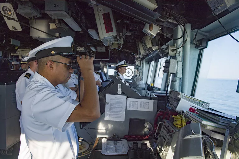 Экипаж корабля ВМС США USS Hue City. 10 июля 2017 Экипаж корабля ВМС США USS Hue City. 10 июля 2017