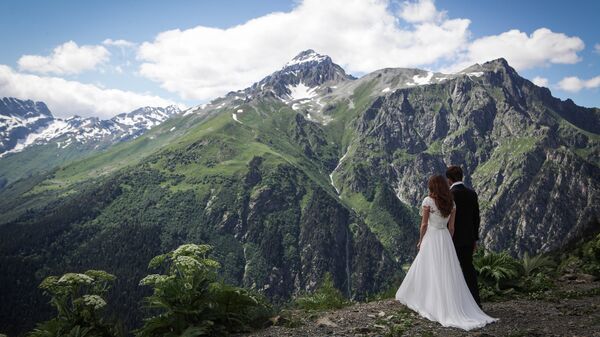 Свадьба на всесезонном горном курорте Домбай
