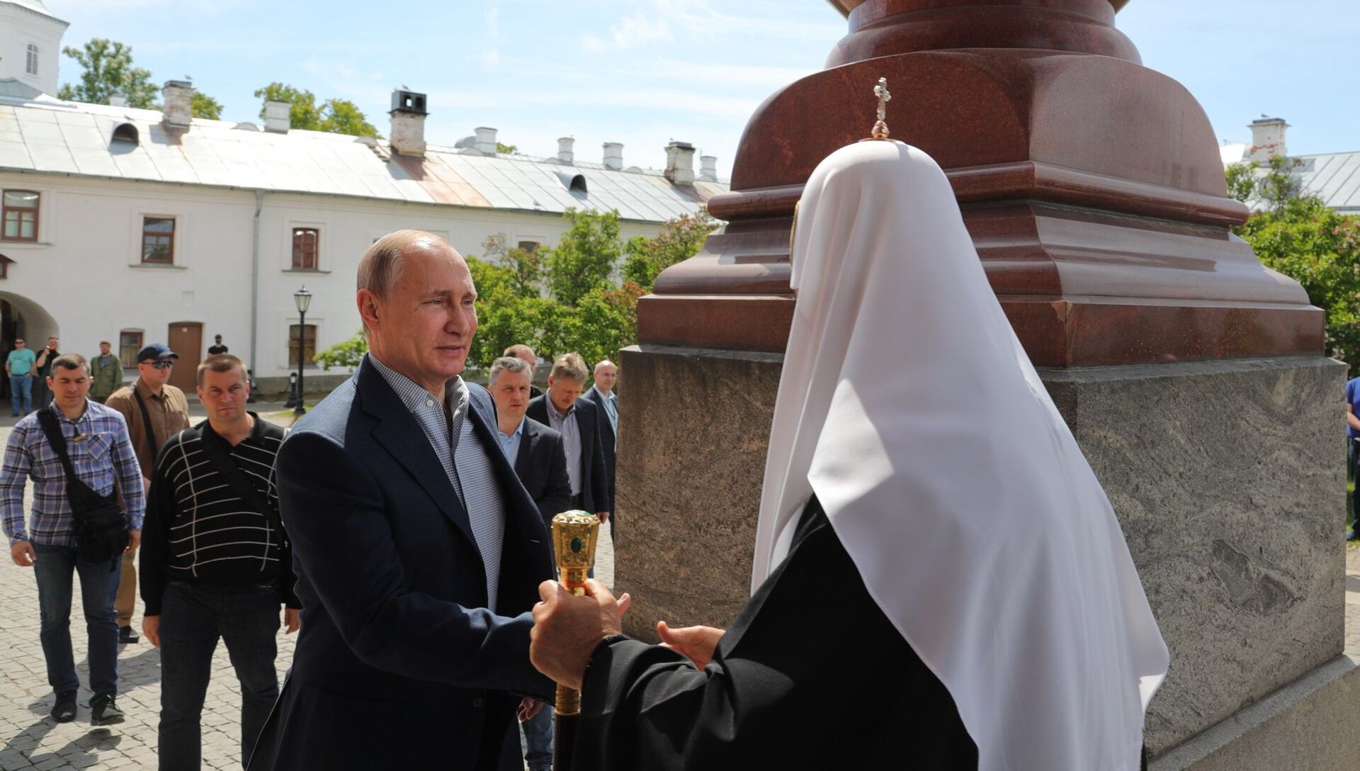 Президент РФ Владимир Путин и патриарх Московский и всея Руси Кирилл в Спасо-Преображенском соборе Валаамского монастыря. 11 июля 2017 - РИА Новости, 1920, 12.07.2017