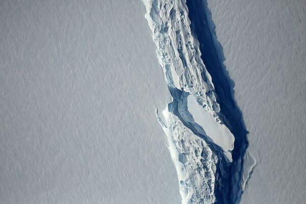 Раскол ледника Ларсен С в Антарктиде