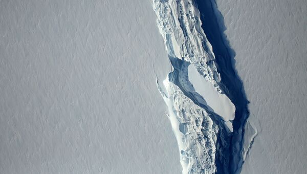 Раскол ледника Ларсен С в Антарктиде