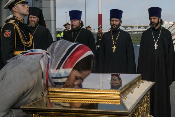 Встреча ковчега с мощами святителя Николая Чудотворца в аэропорту Пулково в Санкт-Петербурге
