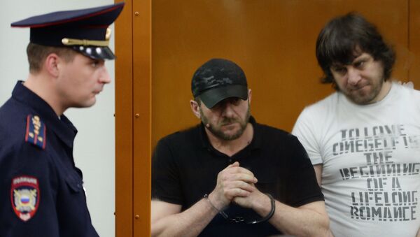 Хамзат Бахаев и Темирлан Эскерханов во время оглашения приговора в Московском окружном военном суде. 13 июля 2017