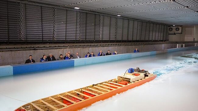 Модельные испытания ледокола проекта 10510 Лидер в ледовом бассейне Крыловского научного центра. Архивное фото