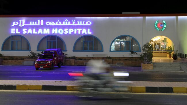 Госпиталь в Хургаде, куда доставили пострадавших при нападении на отель, 15 июля 2017