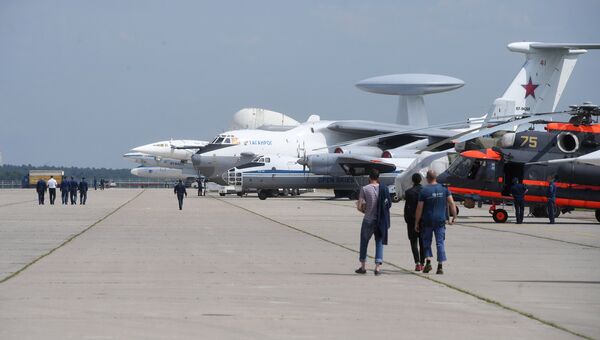 Самолеты на полигоне во время подготовки к открытию Международного авиационно-космического салона МАКС-2017 в Жуковском. Архивное фото