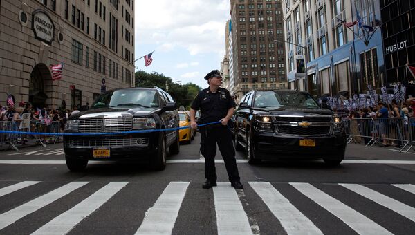 Полицейский в Нью-Йорке. Архивное фото