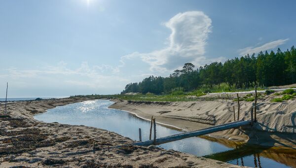 Ручей Глубоцкий на берегу Онежского залива в районе мыса Глубокий