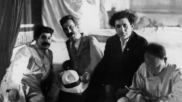 Иосиф Сталин, Алексей Рыков, Григорий Зиновьев и Николай Бухарин на XII съезде РКП(б)