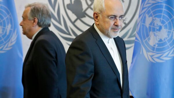 Генеральный секретарь ООН Антониу Гуттериш и глава МИД Ирана Мохаммад Джавад Зариф в штаб-квартире ООН в Нью-Йорке