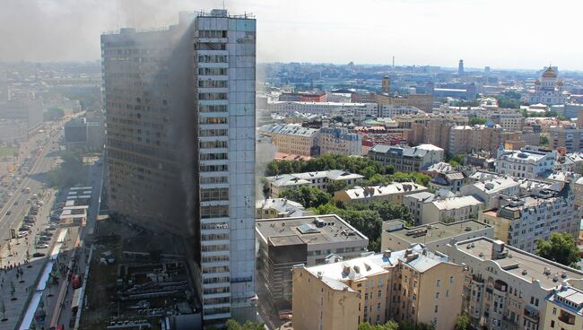 Возгорание в высотном здании на улице Новый Арбат в Москве. 18 июля 2017