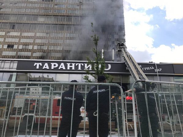 Пожар на улице Новый Арбат в Москве. 18 июля 2017