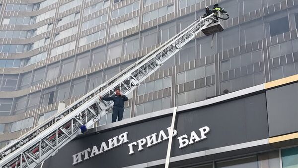 Пожар на улице Новый Арбат в Москве. 18 июля 2017 /