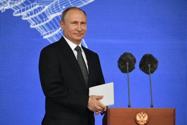 Президент РФ Владимир Путин выступает на церемонии открытия салона МАКС-2017