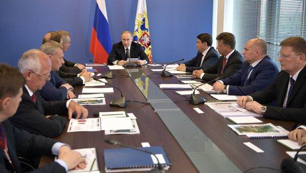 Президент РФ Владимир Путин проводит совещание по проблематике развития гражданской авиации. 18 июля 2017