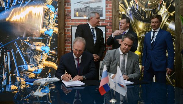 Подписание договора операционного лизинга на 16 самолетов МС-21-300 в рамках салона МАКС-2017