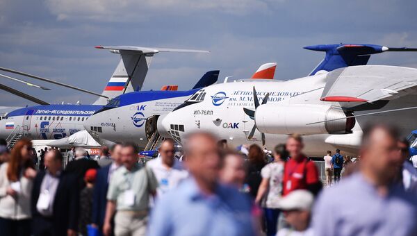 Посетители и самолеты ИЛ-76 на Международном авиационно-космическом салоне МАКС-2017 в Жуковском. Архивное фото
