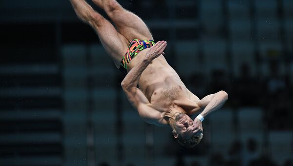 Александр Горшковозов (Украина) в финале командных соревнований по прыжкам в воду на чемпионате мира FINA 2017