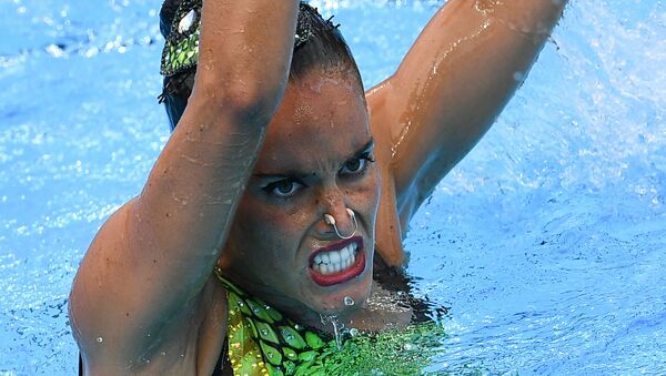Она Карбонель (Испания) в соревнованиях по синхронному плаванию на чемпионате мира FINA 2017
