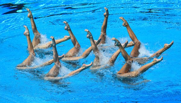 Спортсменки сборной России выступают в финале технической программы групповых соревнований по синхронному плаванию на чемпионате мира FINA 2017