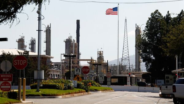 Нефтеперерабатывающий завод ExxonMobil в штате Калифорния. Архивное фото