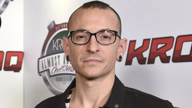 Участник американской группы Linkin Park Честер Беннингтон Участник американской группы Linkin Park Честер Беннингтон