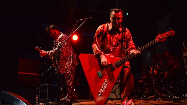 Выступление группы Red Elvises на фестивале Усадьба JAZZ в Воронеже, 22 июля 2017 года