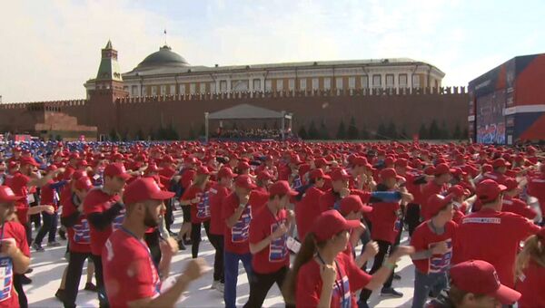 Свыше 3000 боксеров тренировались на Красной площади ради рекорда Гиннесса