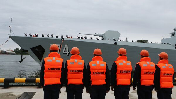 Торжественная встреча отряда из трех кораблей ВМС Китая в порту Балтийска, куда они прибыли для участия в российско-китайских учениях Морское взаимодействие – 2017