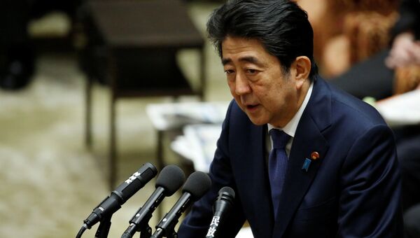 Премьер-министр Японии Синдзо Абэ на заседании нижней комиссии по бюджету в парламенте в Токио. 24 июля 2017