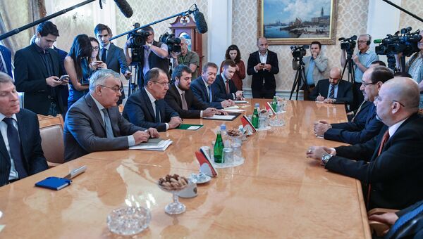 Министр иностранных дел РФ Сергей Лавров и вице-президент Ирака Нури аль-Малики во время встречи. 24 июля 2017