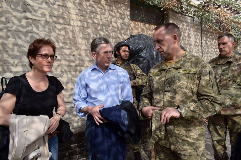 Спецпредставитель США по Украине Курт Волкер на Донбассе