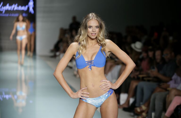 Показ коллекции Lybethras на Неделе моды Miami Swim Week в Майами-Бич