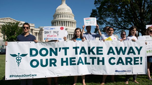 Акция протеста против плана по замене реформы здравоохранения Obamacare у Капитолия в Вашингтоне. Архивное фото