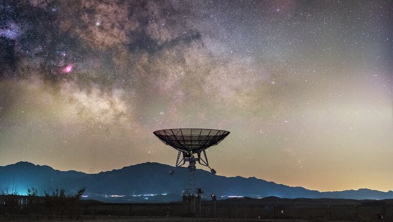 Работа фотографа Haitong Yu A Battle We Are Losing, вошедшая в шорт-лист Insight Astronomy Photographer of the Year 2017