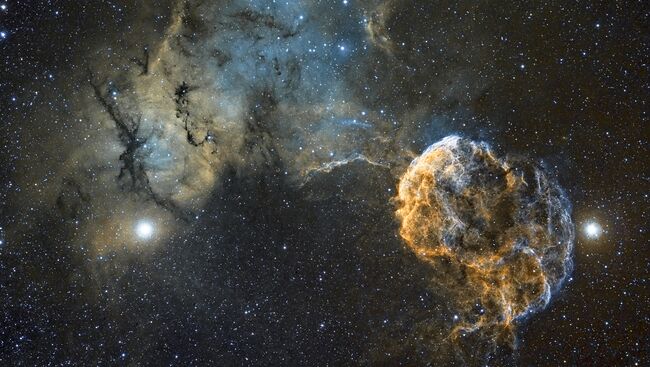 Работа фотографа Chris Heapy Sh2-249 Jellyfish Nebula, вошедшая в шорт-лист Insight Astronomy Photographer of the Year 2017