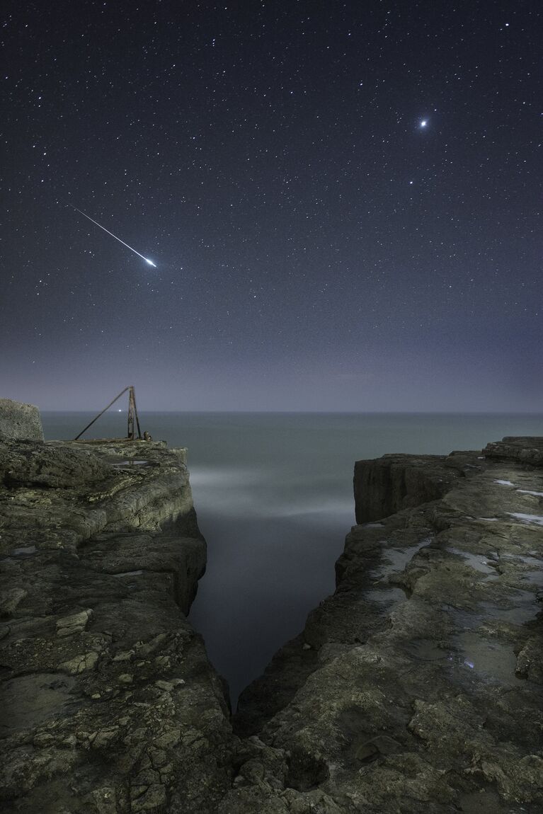 Работа фотографа Rob Bowes Shooting Star and Jupiter, вошедшая в шорт-лист Insight Astronomy Photographer of the Year 2017