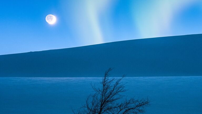 Работа фотографа Tommy Eliassen The Blue Hour, вошедшая в шорт-лист Insight Astronomy Photographer of the Year 2017