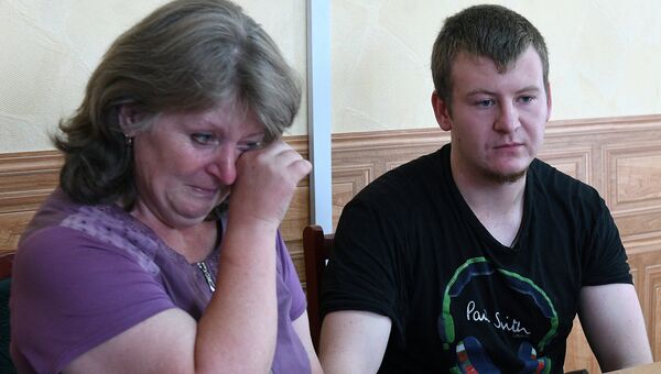 Задержанный на Украине россиянин Виктор Агеев и его мать Светлана Агеева. Архивное фото