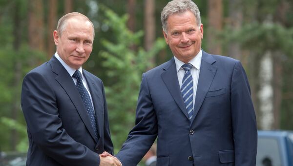 Президент РФ Владимир Путин и президент Финляндии Саули Ниинисте в Финляндии. 27 июля 2017
