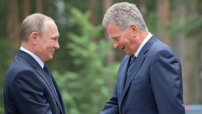 Президент РФ Владимир Путин и президент Финляндии Саули Ниинисте в Финляндии. 27 июля 2017