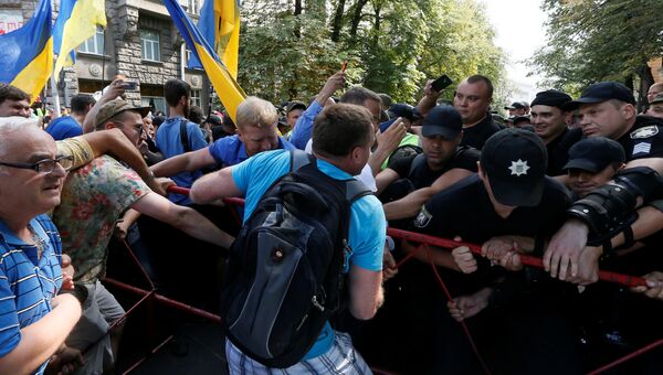 Потасовка сторонников Михаила Саакашвили с полицией в Киеве. 27 июля 2017